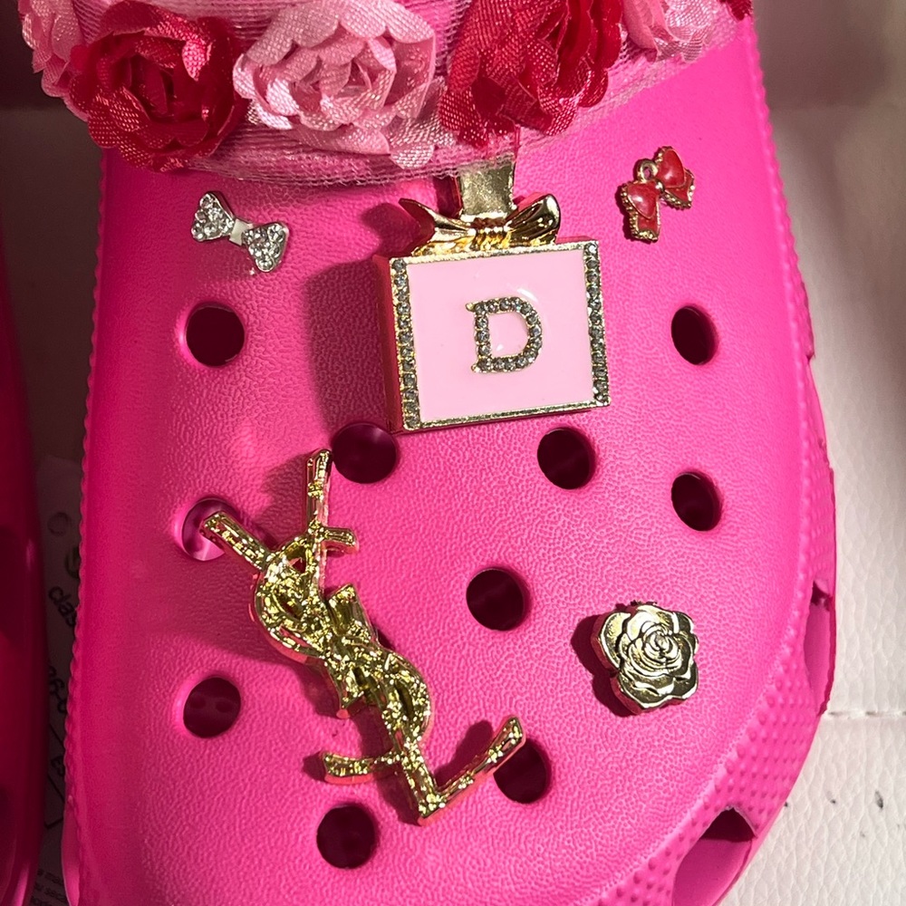 Flower Burst Crocs - Picture 2 of 4
